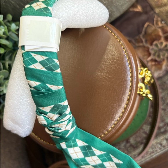 UNIQUE🔥GENUINE LEATHER 🧸 zip around Bucket scarf satchel/Crossbody - Picture 6 of 13